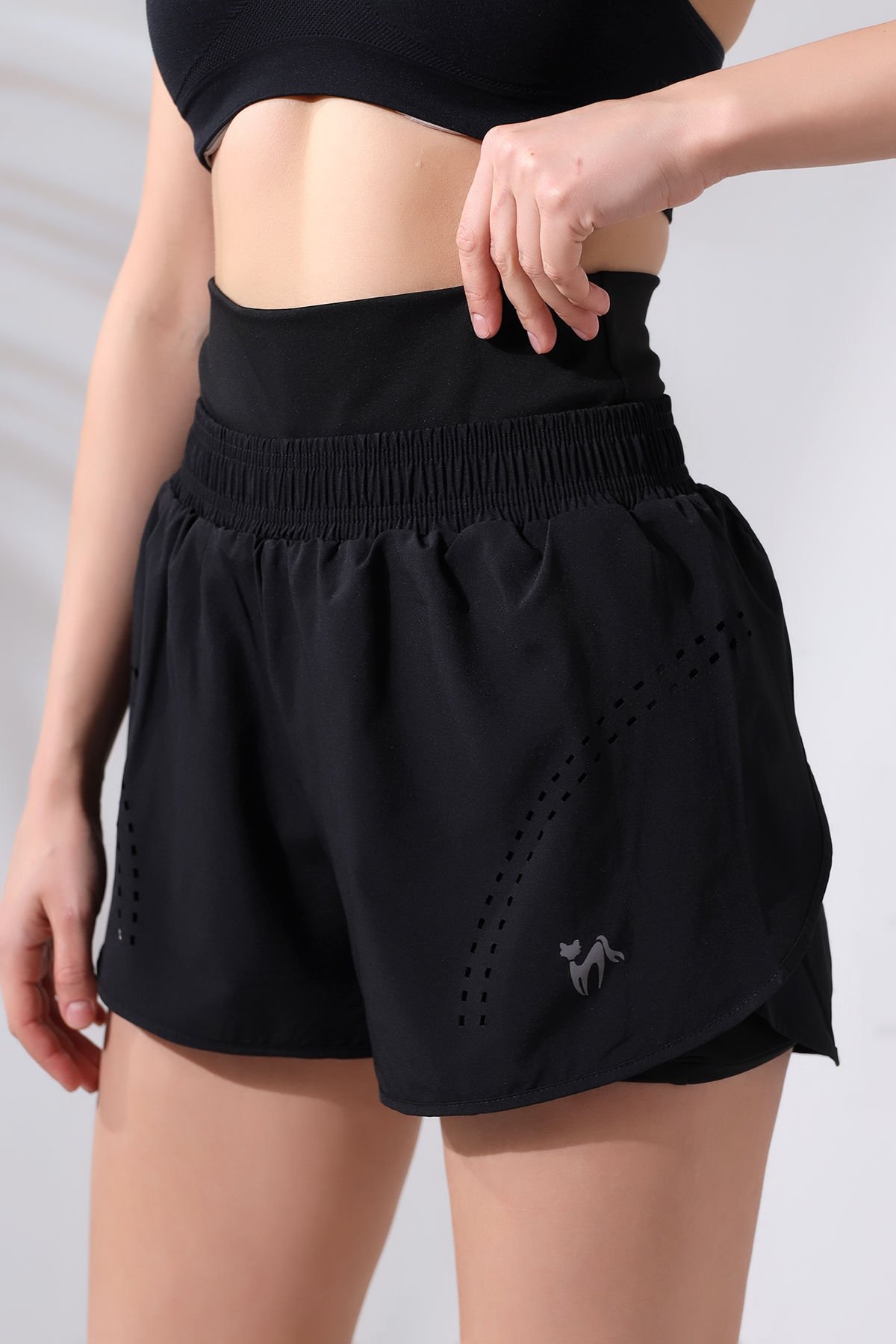 Kadın Lazer Detaylı Havuz ve Deniz Şortu SİYAH - L