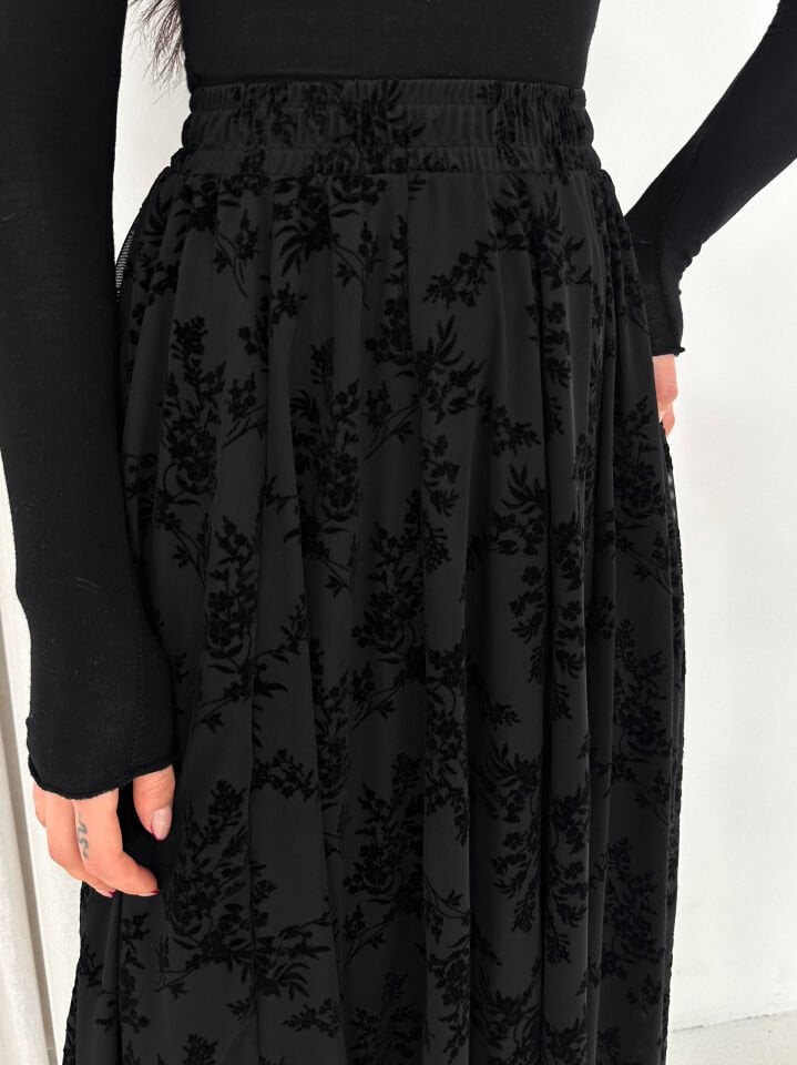 Kadın Günlük ve Tesettüre Uygun Uzun Basklı ve Likralı Uzun Tül Etek 2611 S - SİYAH