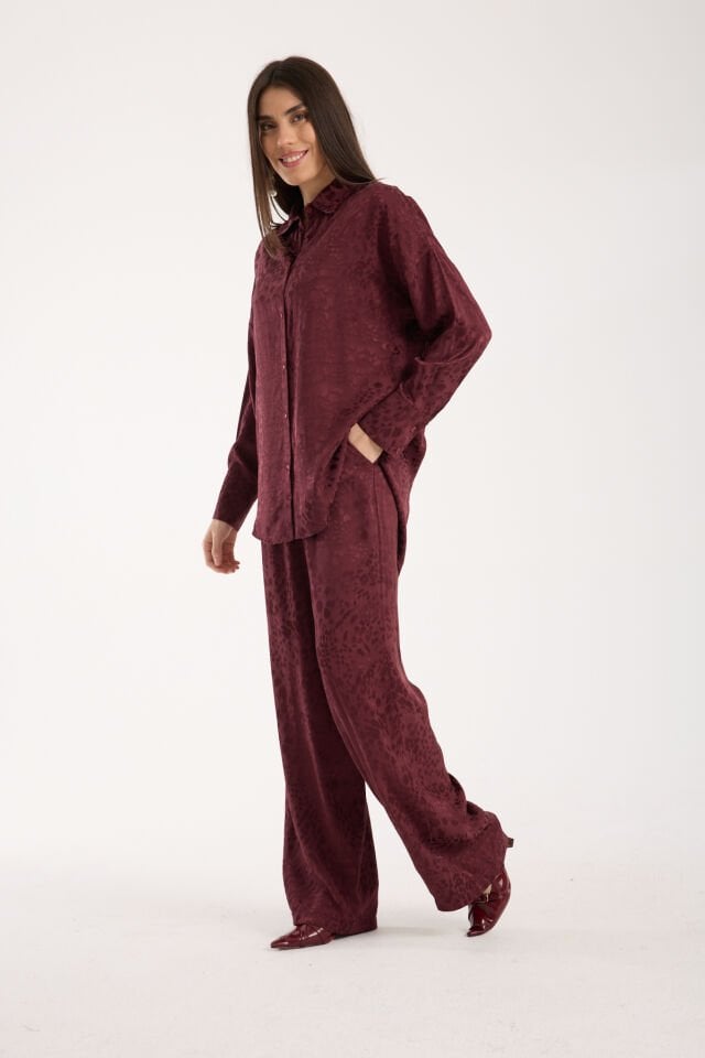 Kadın Desenli ve Dokulu Salaş Gömlek L - BORDO