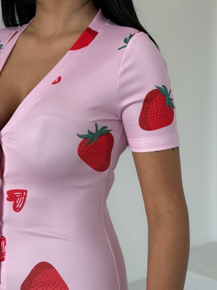 Kadın Desenli Kısa Kol Düğmeli Gecelik Rahat Kullanım Tulum T4 2XL - ÇİLEK DESENLİ