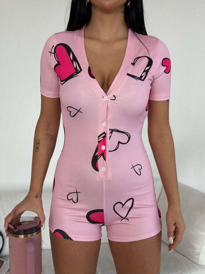 Kadın Desenli Kısa Kol Düğmeli Gecelik Rahat Kullanım Tulum T4 XS - KALP DESENLİ