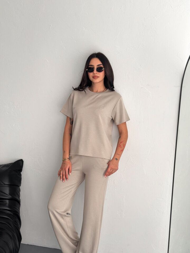 Kadın Tavşan Nakışlı Hafif Baggy  Kısa Kollu  Günlük Takım 2464 XL - BEJ