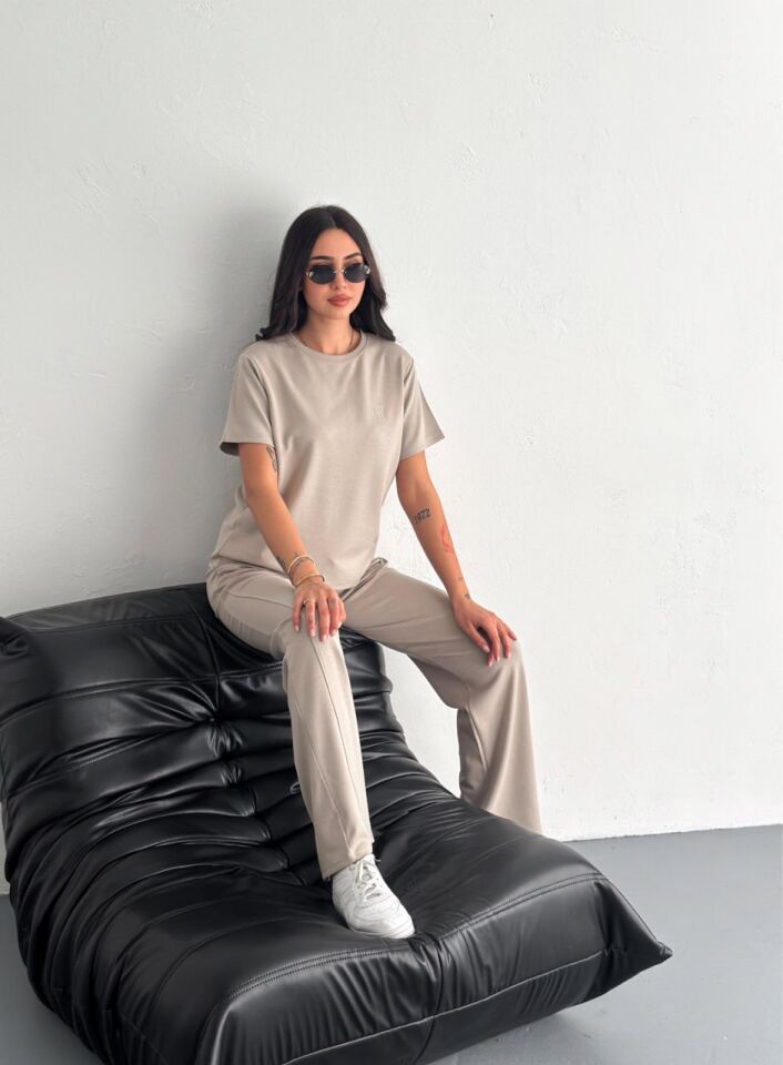 Kadın Tavşan Nakışlı Hafif Baggy  Kısa Kollu  Günlük Takım 2464 XL - BEJ