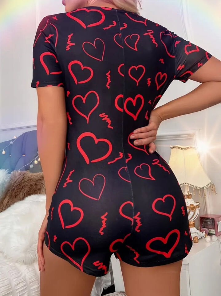 Kadın Uzun Kol Desenli Ve Düğmeli Rahat Kullanım Gecelik Tulum 2XL - SİYAH PEMBE KALP DESEN