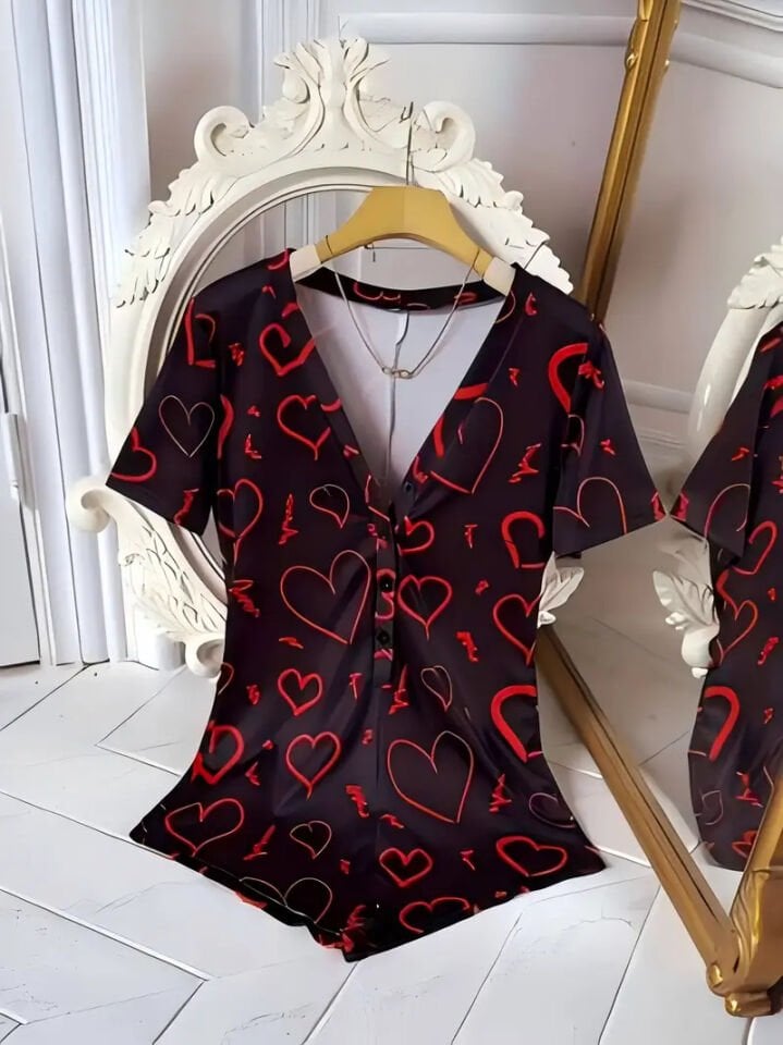 Kadın Uzun Kol Desenli Ve Düğmeli Rahat Kullanım Gecelik Tulum 2XL - SİYAH PEMBE KALP DESEN