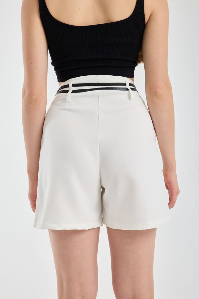 Kadın Çift Biye Kemerli Yüksek Bel  Pileli Günlük Şort 2441 XL - BEYAZ