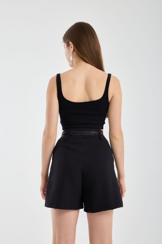 Kadın Çift Biye Kemerli Yüksek Bel  Pileli Günlük Şort 2441 XL - SİYAH