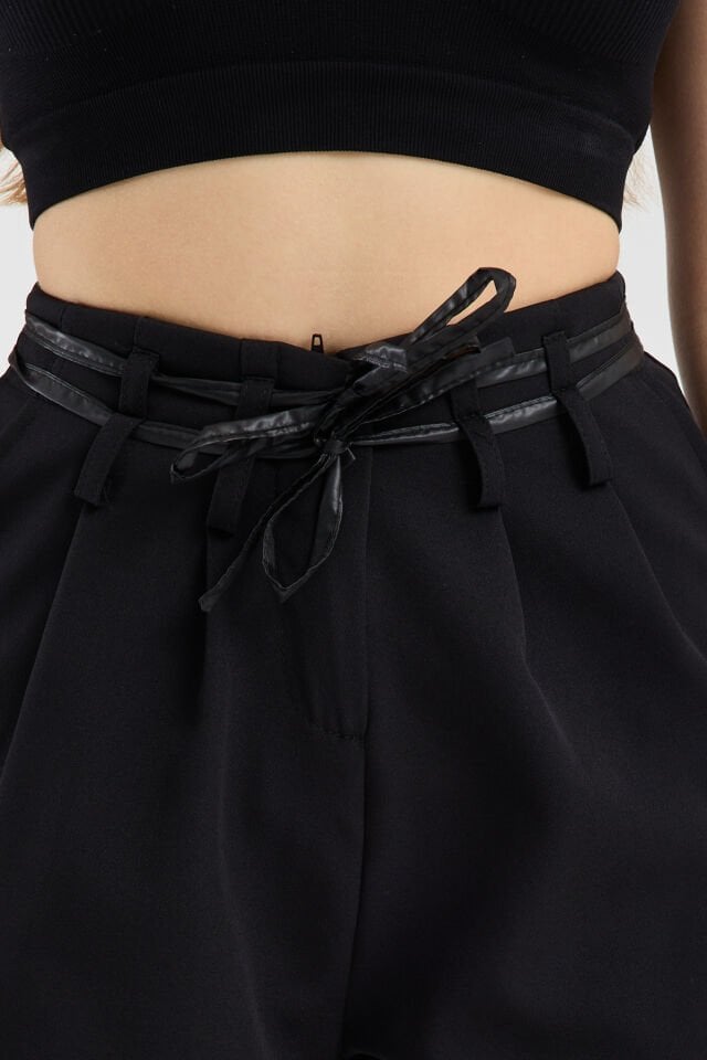 Kadın Çift Biye Kemerli Yüksek Bel  Pileli Günlük Şort 2441 XL - SİYAH