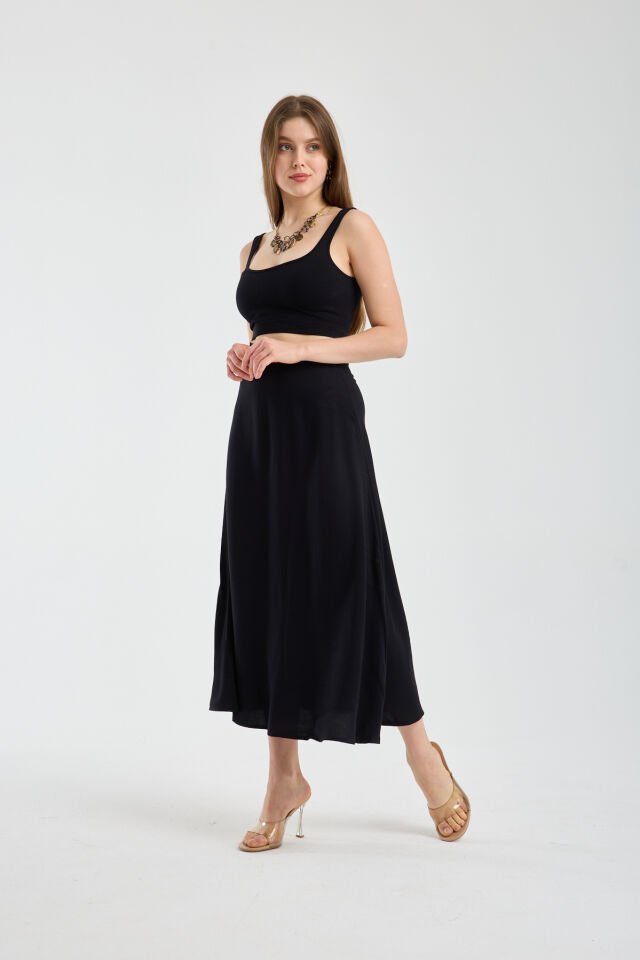 Kadın Dökümlü Yandan Fermuarlı Tesettür Uyumlu Uzun Kloş Etek 2512 S - SİYAH