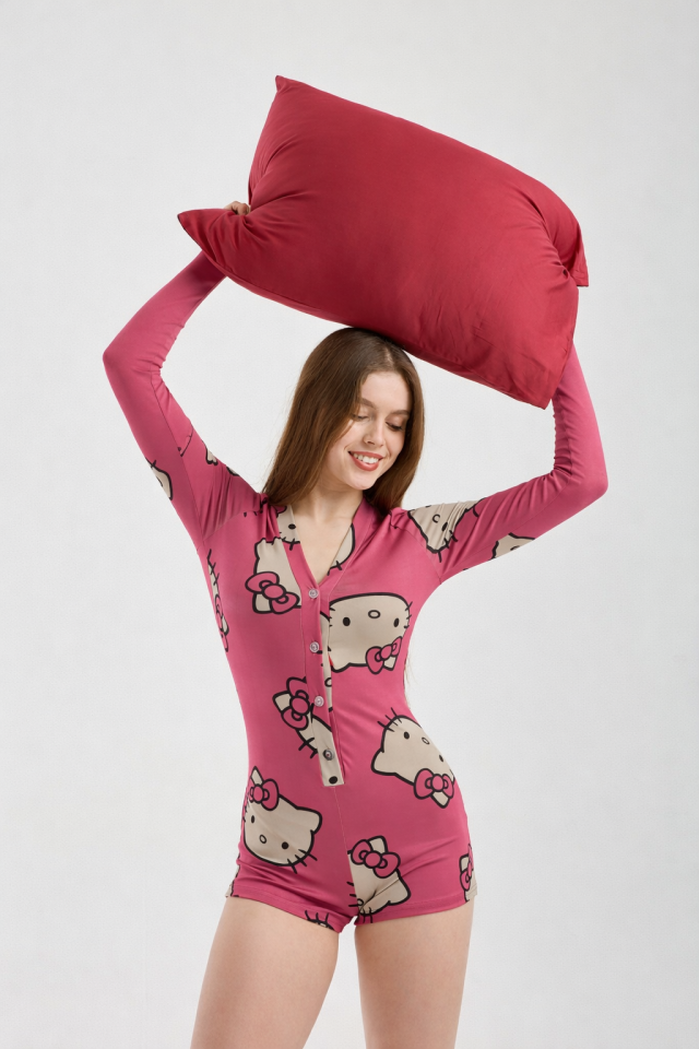 Kadın Düğmeli Esnek Uzun Kol Dalgıç Kumaş Pijama Tulum T4 S - KİTY DESENLİ