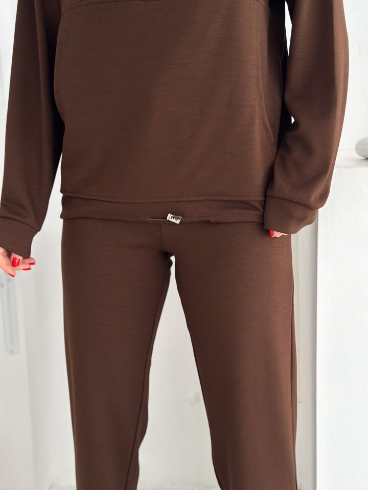 DİK YAKA PARÇALI EŞOFMAN TAKIMI MODAL KUMAŞ CEPLİ - WM2561 - KAHVERENGİ - XL