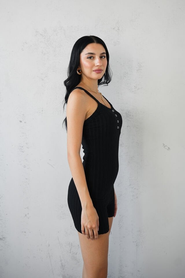 Kadın Yumaşıcık Dokulu Kumaş Askılı Ve Düğmeli Model WM 2XL - SİYAH