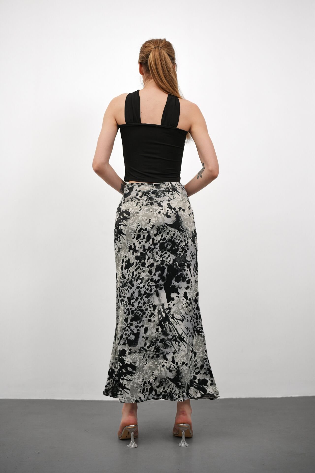 Kadın Uzun Desenli Saten Etek