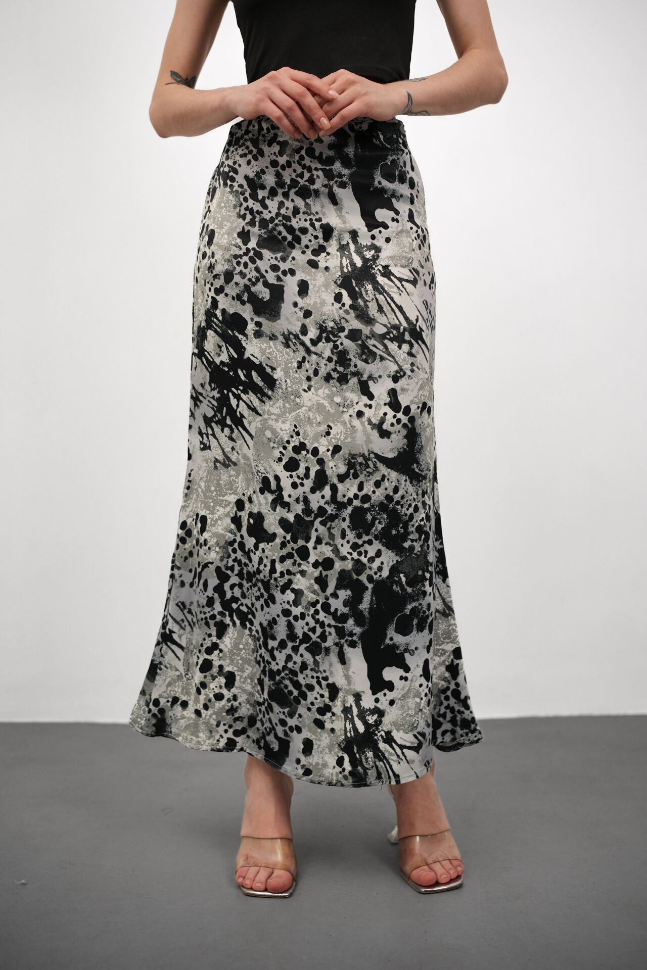 Kadın Uzun Desenli Saten Etek XL - KOD-9 SOFT