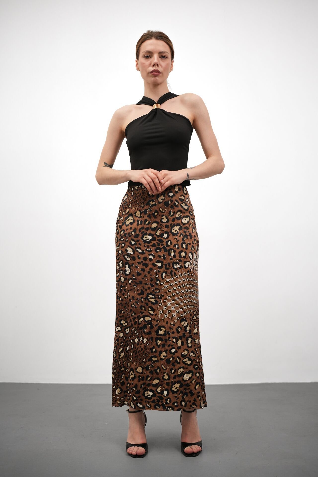 Kadın Uzun Desenli Saten Etek M - KOD-5 KREMİT LEPOR DESENLİ