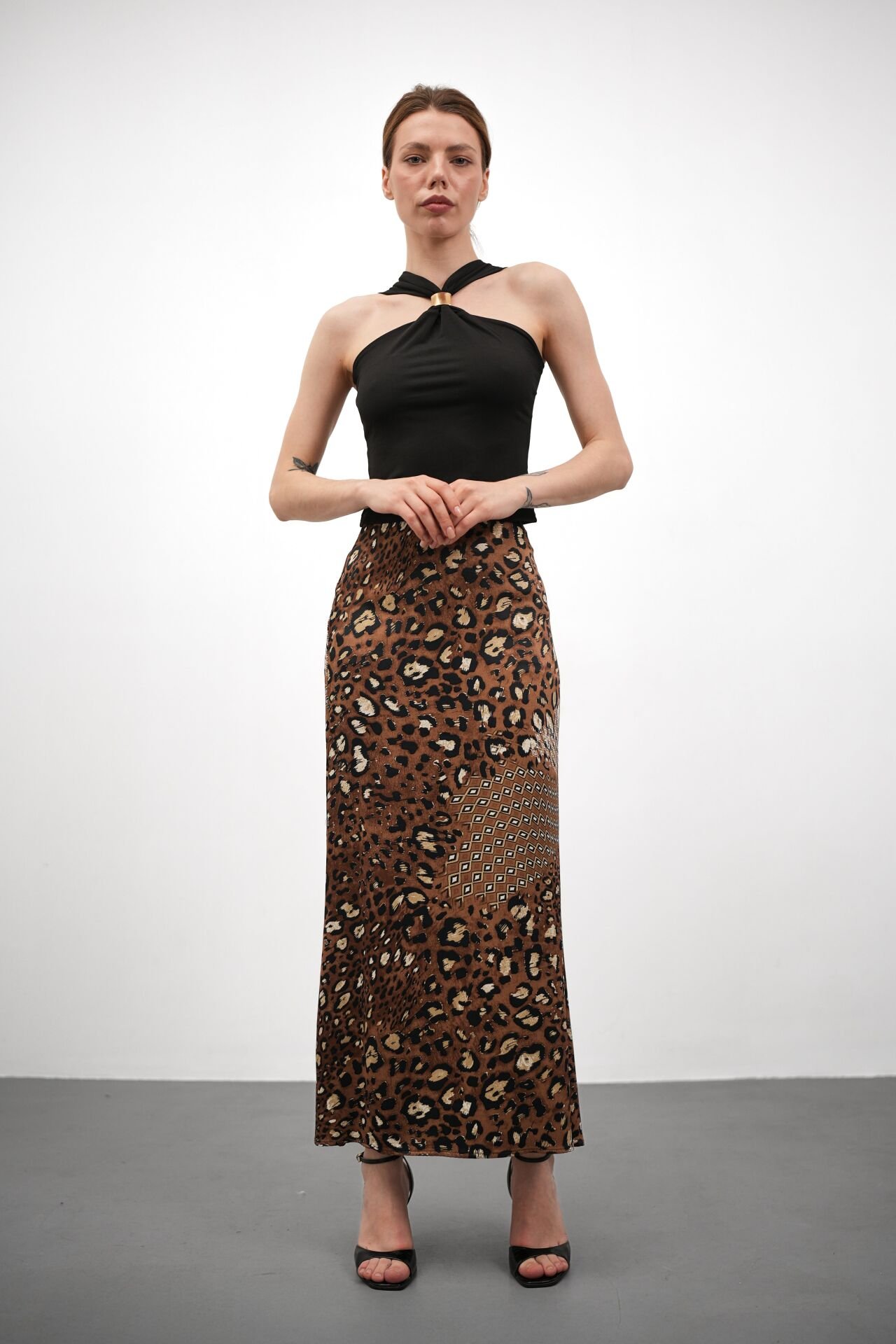 Kadın Uzun Desenli Saten Etek 3XL - KOD-5 KREMİT LEPOR DESENLİ