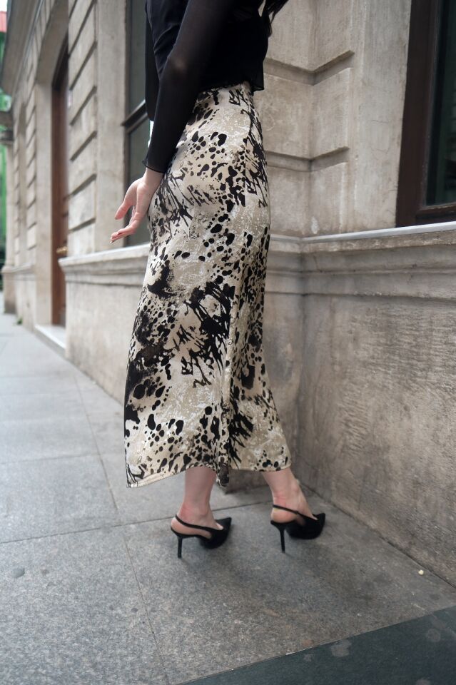 Kadın Uzun Desenli Saten Etek XL - KOD-16