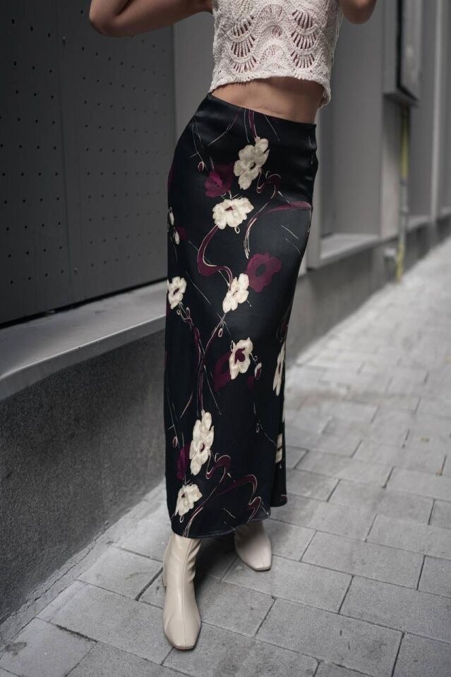 Kadın Uzun Desenli Saten Etek 3XL - KOD-21