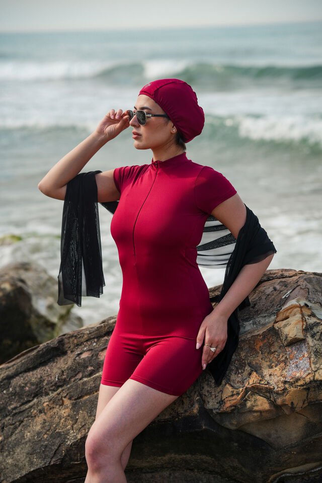 Kadın Kısa Tulum Boneli Tayt Model Tulum Mayo M - BORDO