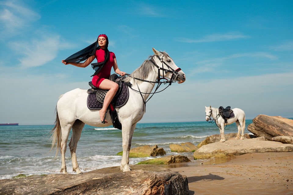 Kadın Kısa Tulum Boneli Tayt Model Tulum Mayo L - BORDO