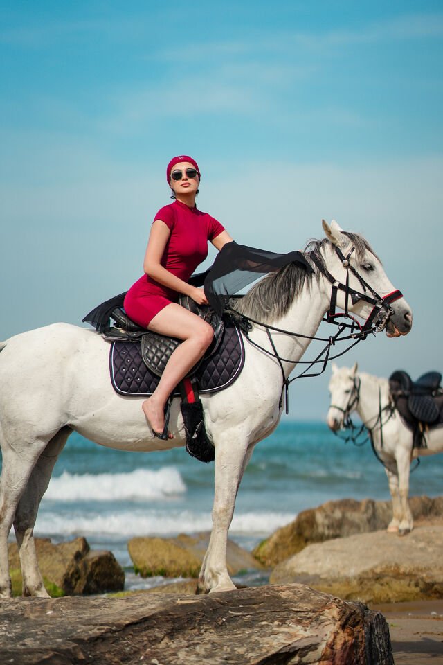 Kadın Kısa Tulum Boneli Tayt Model Tulum Mayo 2XL - BORDO