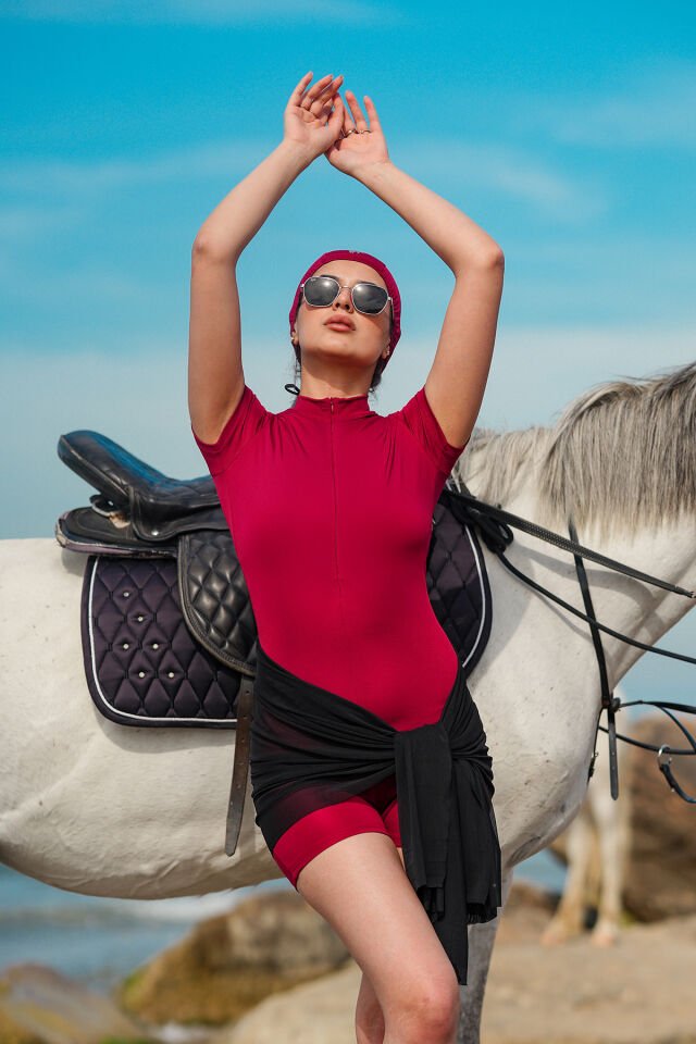 Kadın Kısa Tulum Boneli Tayt Model Tulum Mayo 2XL - BORDO