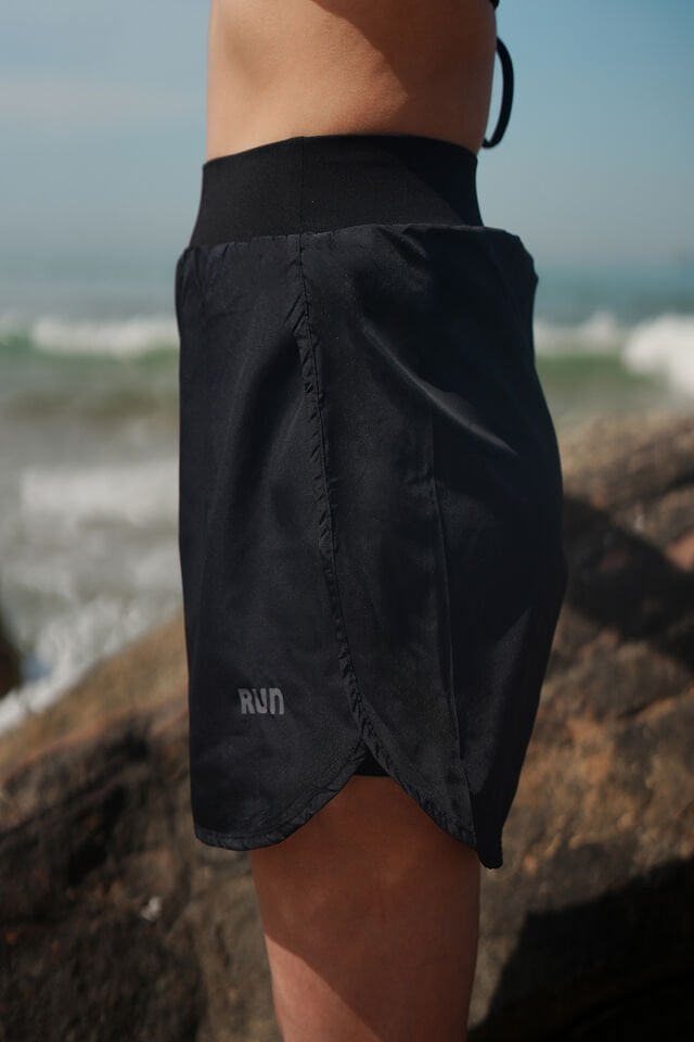 Kadın Run Taylı Şort M - SİYAH