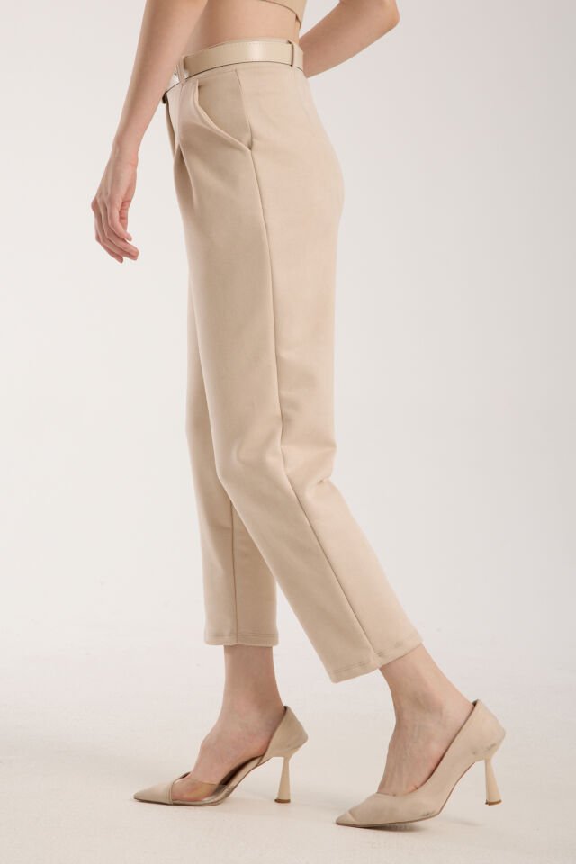 Kadın Kemerli Ön Pile Detaylı Kemerli Süet Cepli Pantolon D2-S1 M - EKRU