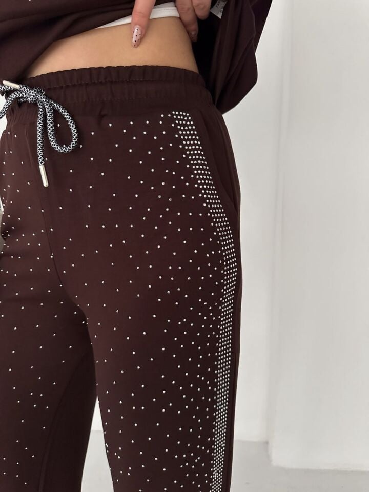 Kadın Komple Taş Detaylı Fermuarlı Yelek & Bol Paça Pantolon İkili Takım XL - KAHVE