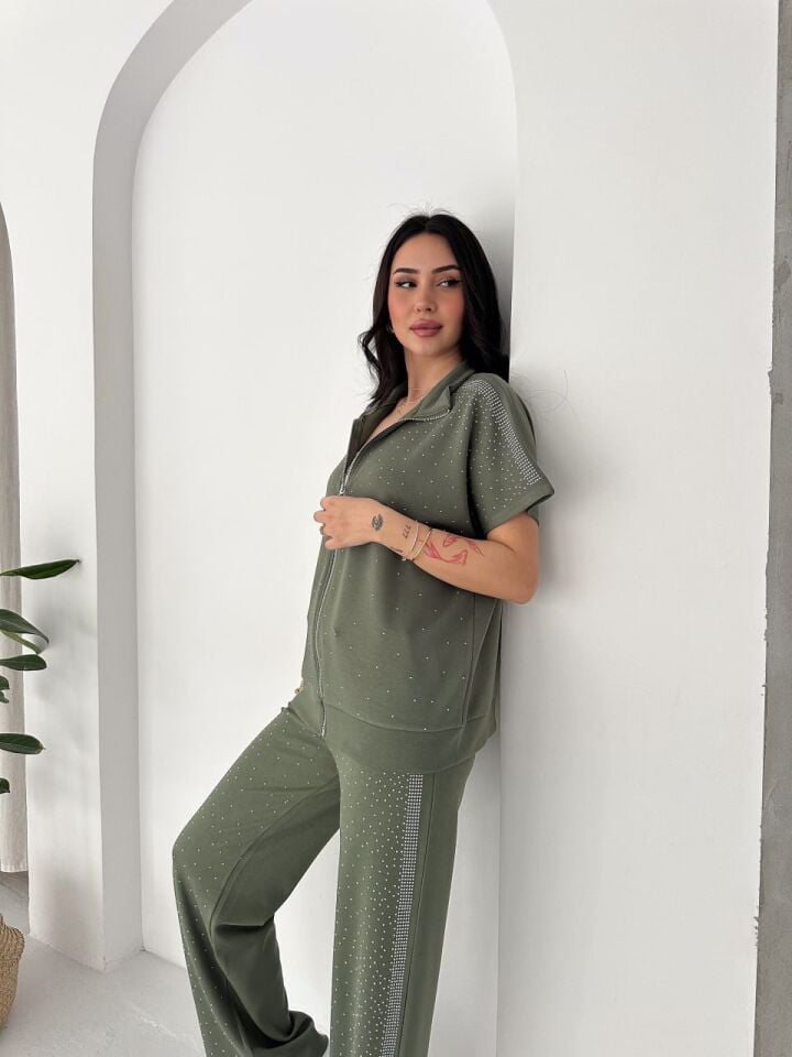 Kadın Komple Taş Detaylı Fermuarlı Yelek & Bol Paça Pantolon İkili Takım 2655 XL - HAKİ