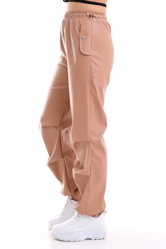 DERİ PANTOLON CEP KAPAKLI VE BEL PAÇA LASTİKLİ XL - CAMEL